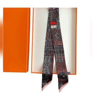 LOW START Twilly High-Grade Letter C Print Silk Scarf